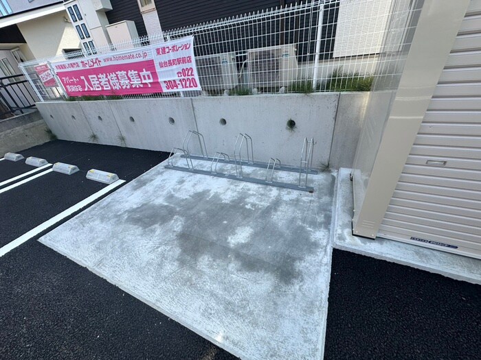 アインタウゼント３の物件外観写真