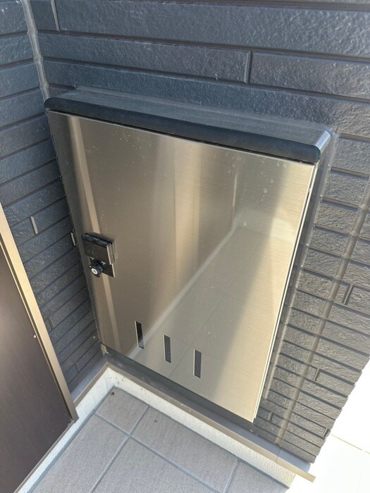 アインタウゼント３の物件外観写真