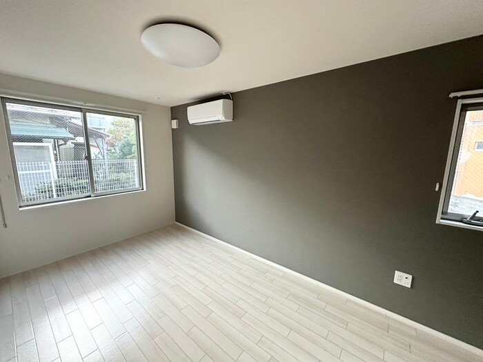 アインタウゼント３の物件内観写真