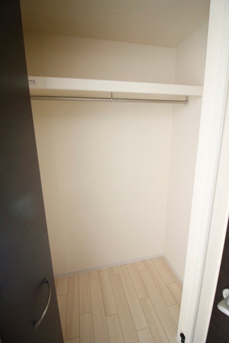 アインタウゼント３の物件内観写真