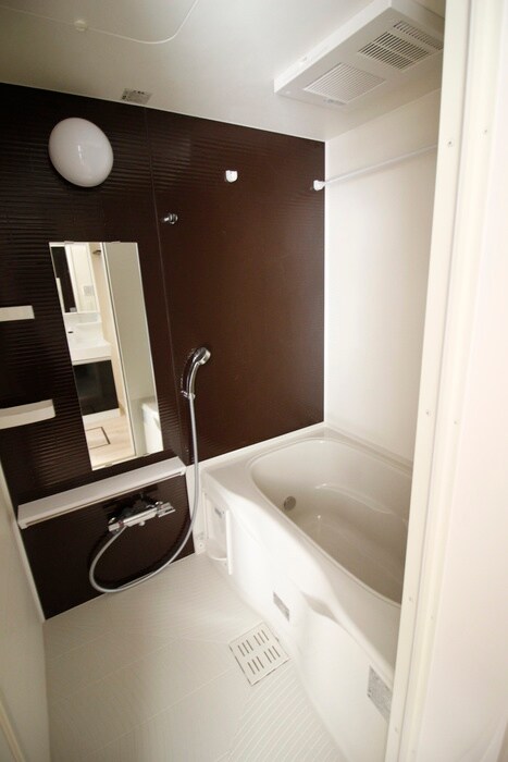 アインタウゼント３の物件内観写真