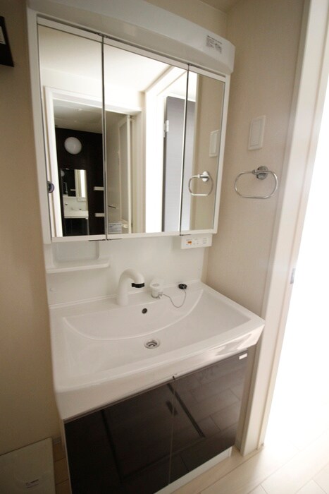 アインタウゼント３の物件内観写真