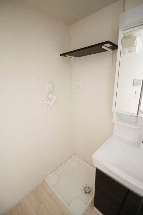 アインタウゼント３の物件内観写真