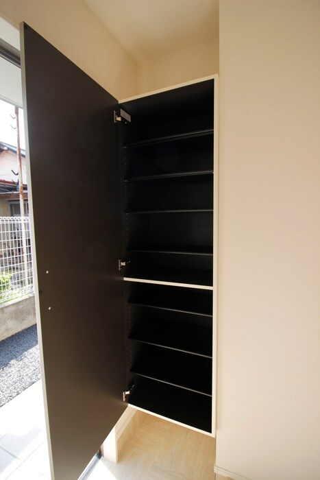 アインタウゼント３の物件内観写真