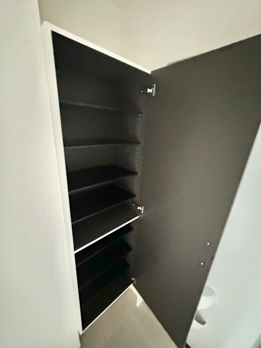 アインタウゼント３の物件内観写真