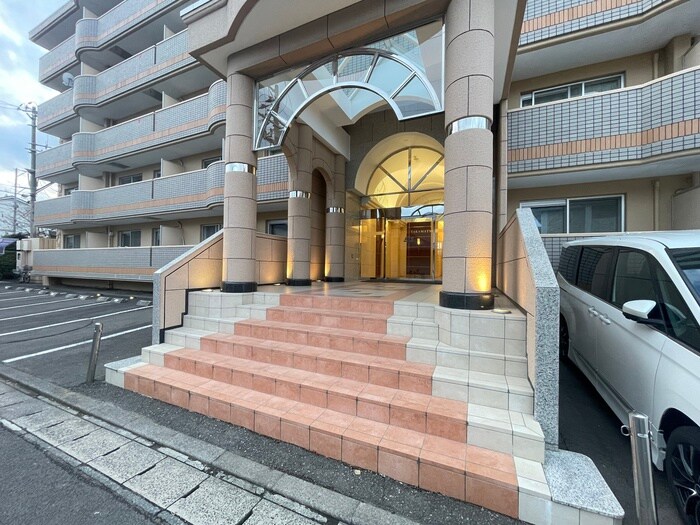 シャングリラ高松の物件外観写真