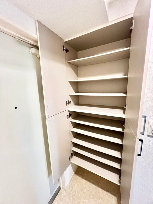 カスタリア榴ヶ岡の物件内観写真