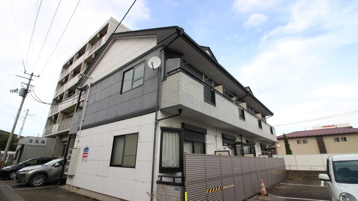 メゾンドαの物件外観写真