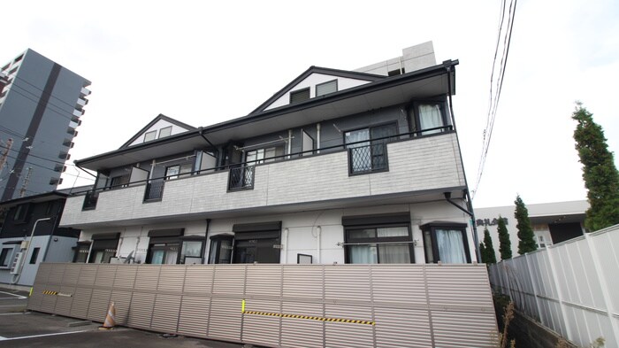 メゾンドαの物件外観写真