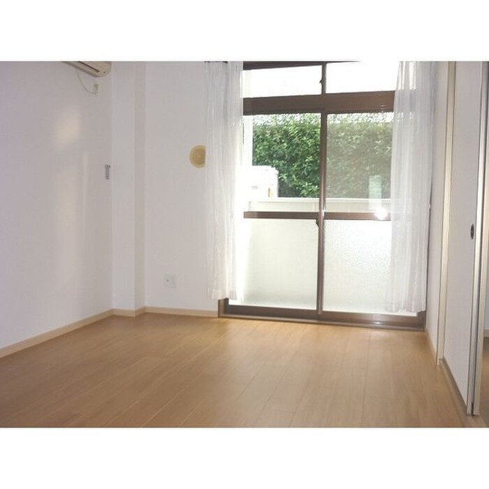 レジデンスオリ－ブＹ棟の物件内観写真