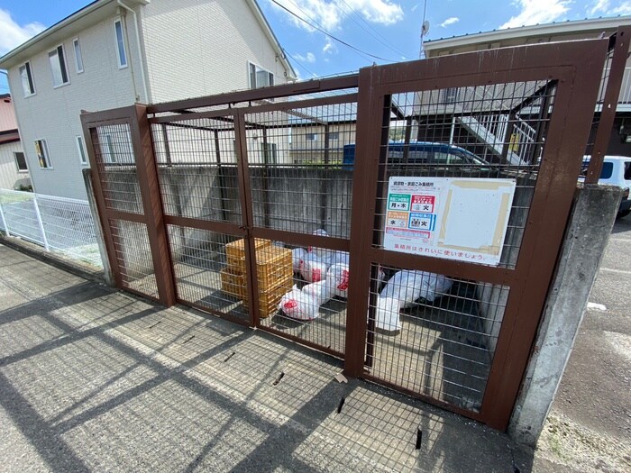 レジデンスオリ－ブＹ棟の物件外観写真