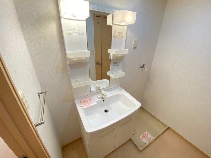 レジデンスオリ－ブＹ棟の物件内観写真