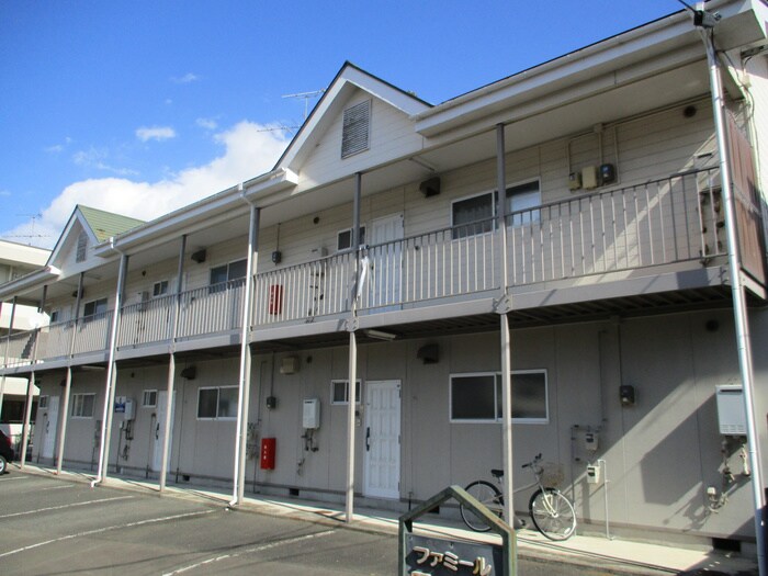 ファミ－ル長町南の物件外観写真