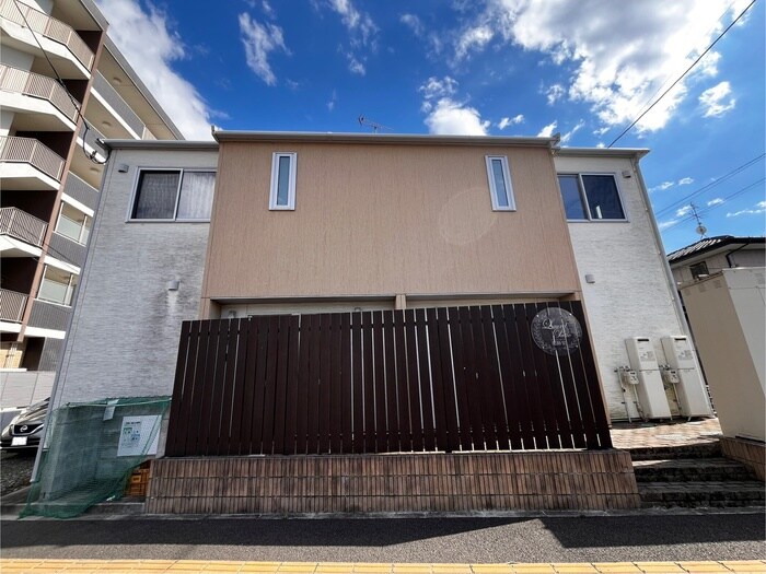 ローレルパティオ薬師堂の物件外観写真