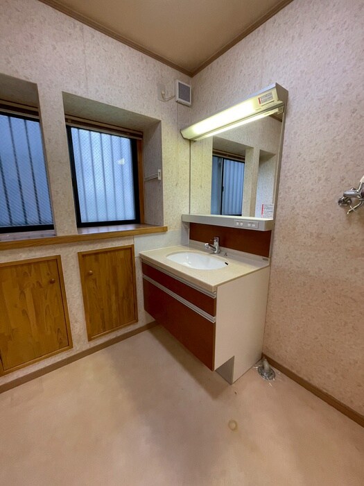 堤通雨宮町貸家の物件内観写真