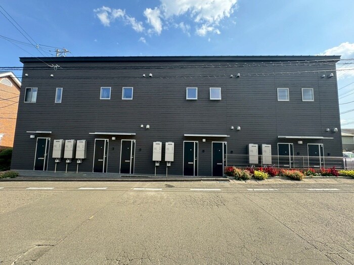 グランクレストA棟の物件外観写真