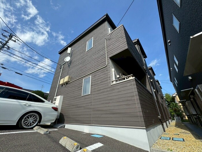 グランクレストA棟の物件外観写真