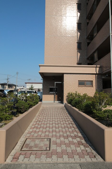 グランドール広瀬の物件外観写真