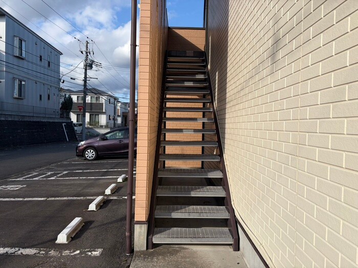 ノ－ブルカ－サ川平の物件外観写真