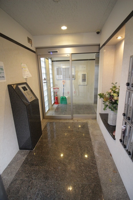 パルテノン新田東の物件外観写真