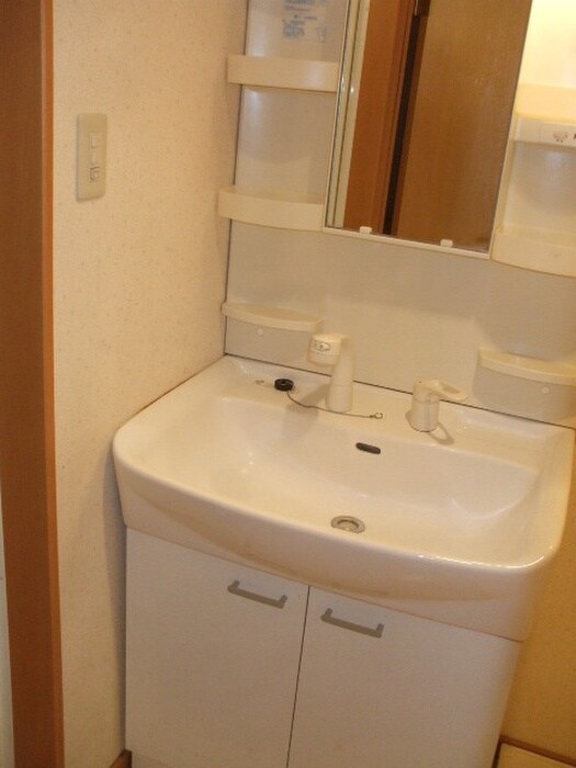 パルテノン新田東の物件内観写真