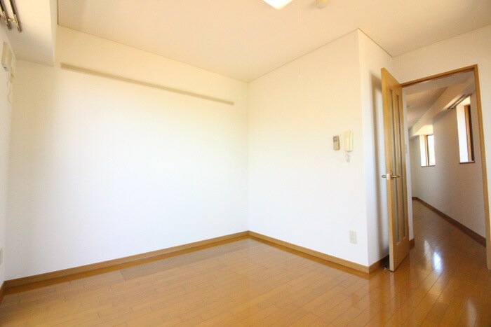 ハッピネス泉中央の物件内観写真