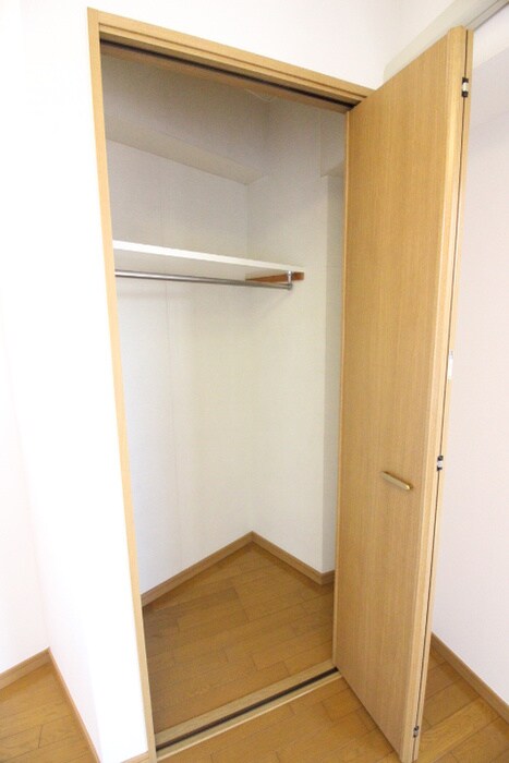 ハッピネス泉中央の物件内観写真