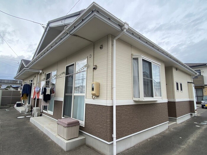 イ－ストウイングＡの物件外観写真