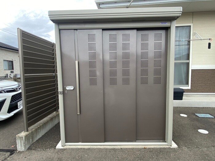 イ－ストウイングＡの物件外観写真