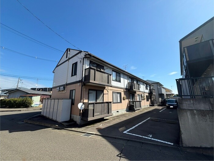 アムールコートＡの物件外観写真