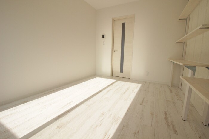 シャトーレイネB棟の物件内観写真