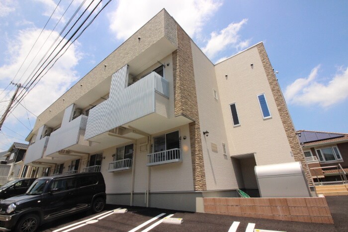 グラシアスナオキの物件外観写真