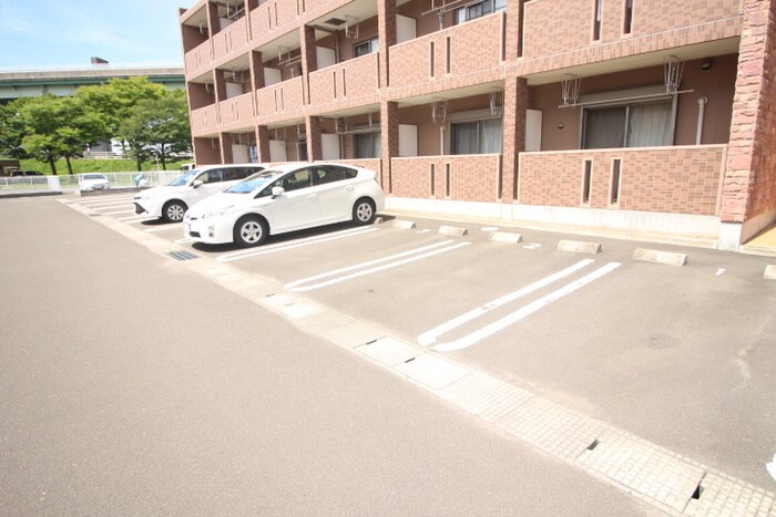 プロムナ－ド４の物件外観写真