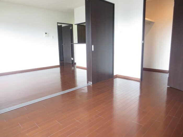 エ－フィ－ルズ新田東の物件内観写真