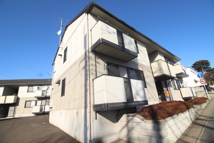 グランディ－ル下馬Ｂの物件外観写真