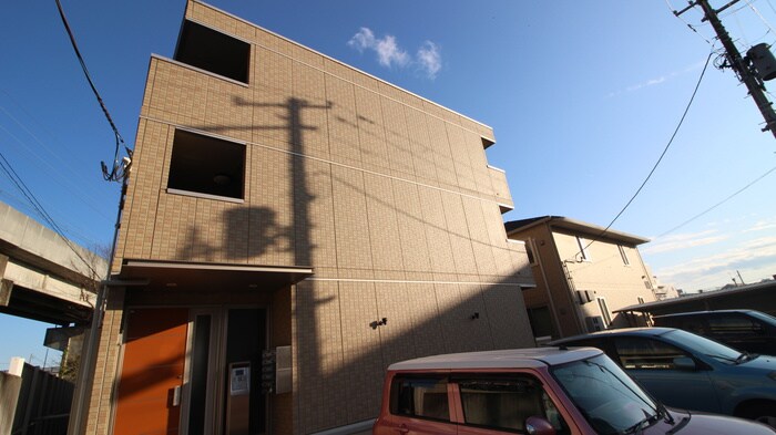 パレスイ－ストの物件外観写真