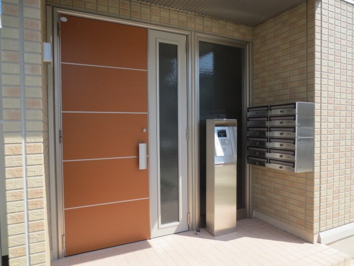 パレスイ－ストの物件外観写真