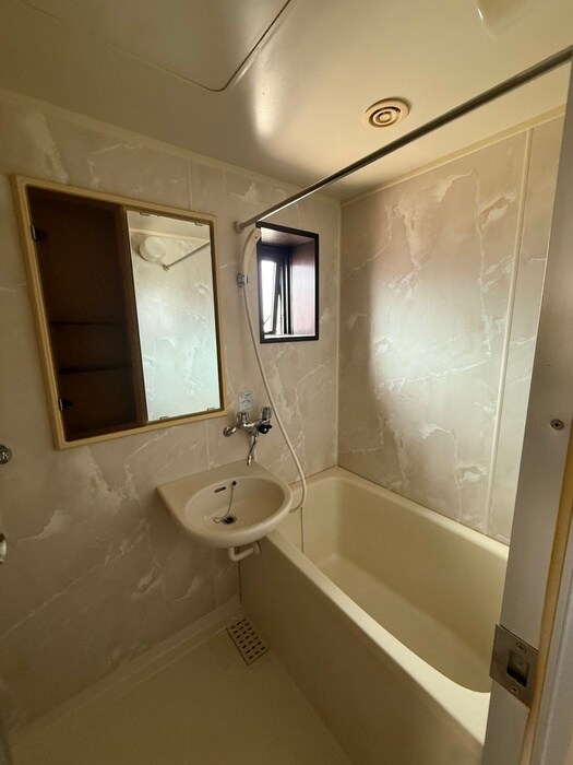 ロイヤルヒルズ柳生Ⅲの物件内観写真