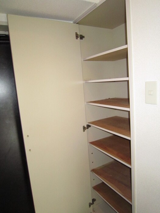 ロイヤルヒルズ柳生Ⅲの物件内観写真