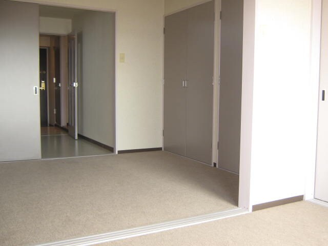 ロイヤルヒルズ中野の物件内観写真