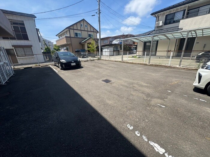 ロイヤルヒルズ中野の物件外観写真