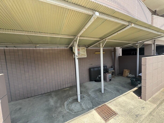 ロイヤルヒルズ中野の物件外観写真