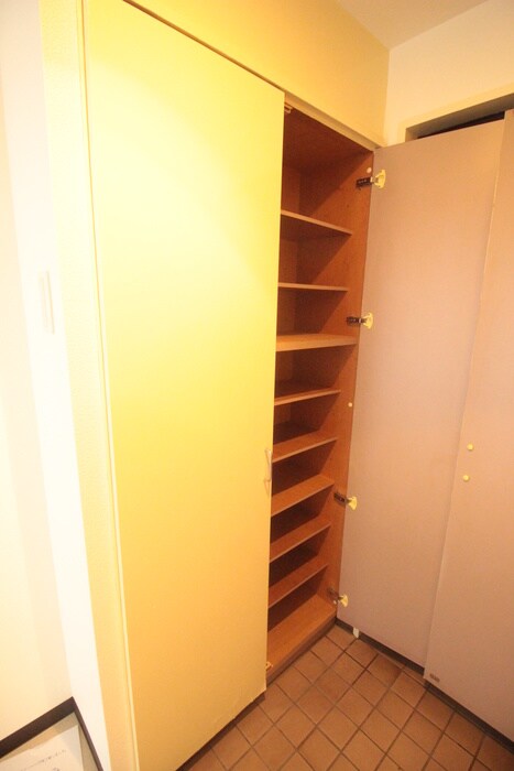 ロイヤルヒルズ中野の物件内観写真