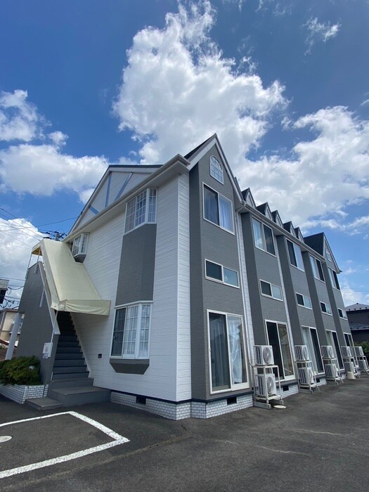 ホワイトキャッスル高砂の物件外観写真