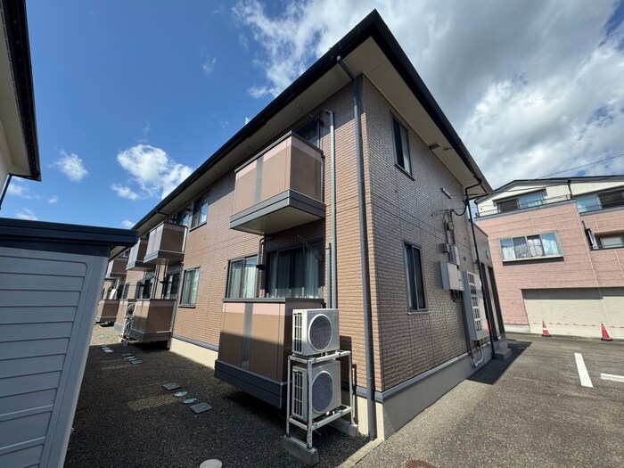 ボナ－ル西多賀の物件外観写真