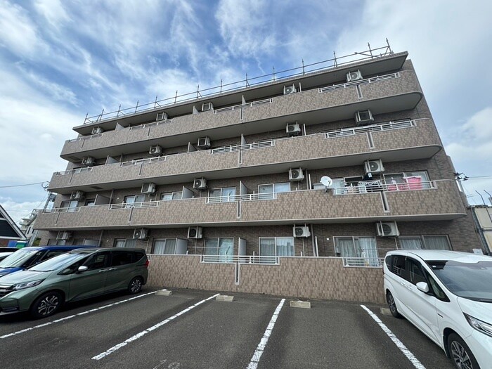 サンベルジュの物件外観写真