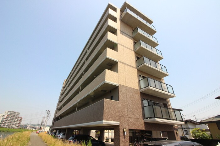 ダンデェリオンの物件外観写真