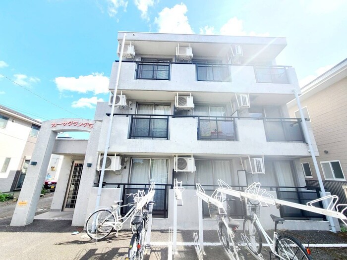 カーサグランデ５の物件外観写真