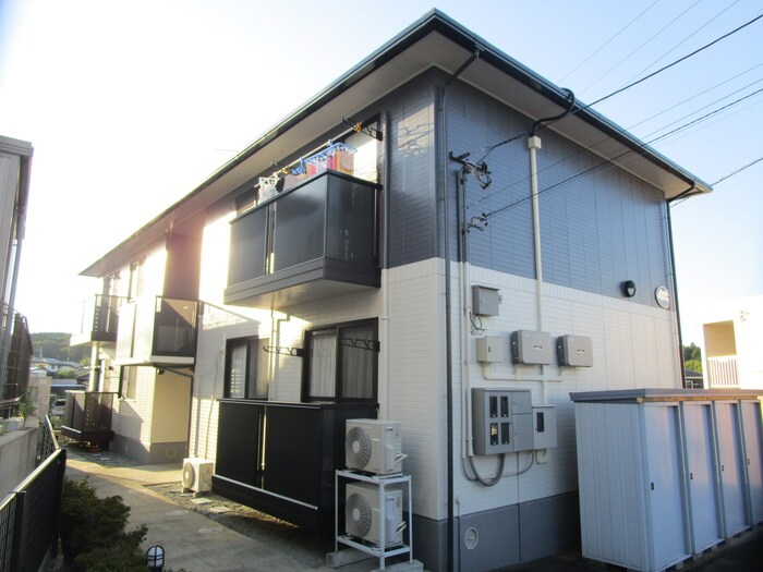 ハイネス悠の物件外観写真