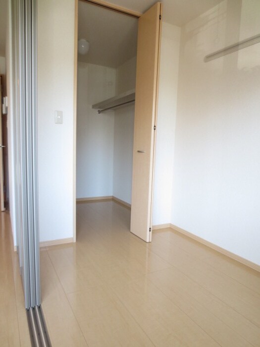 ロ－ズガ－デンＤ棟の物件内観写真